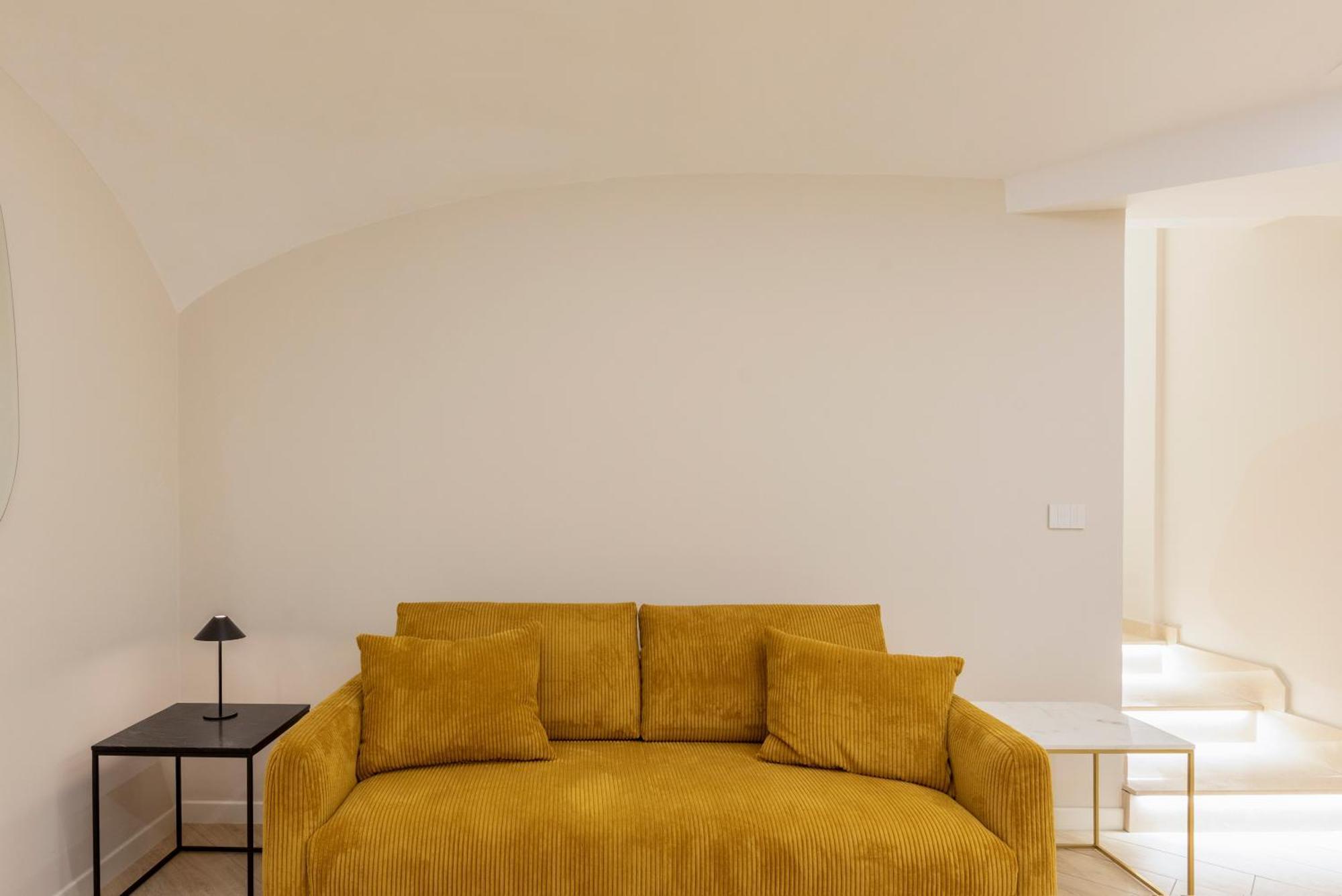 Chiatamone Seafront Apartment *