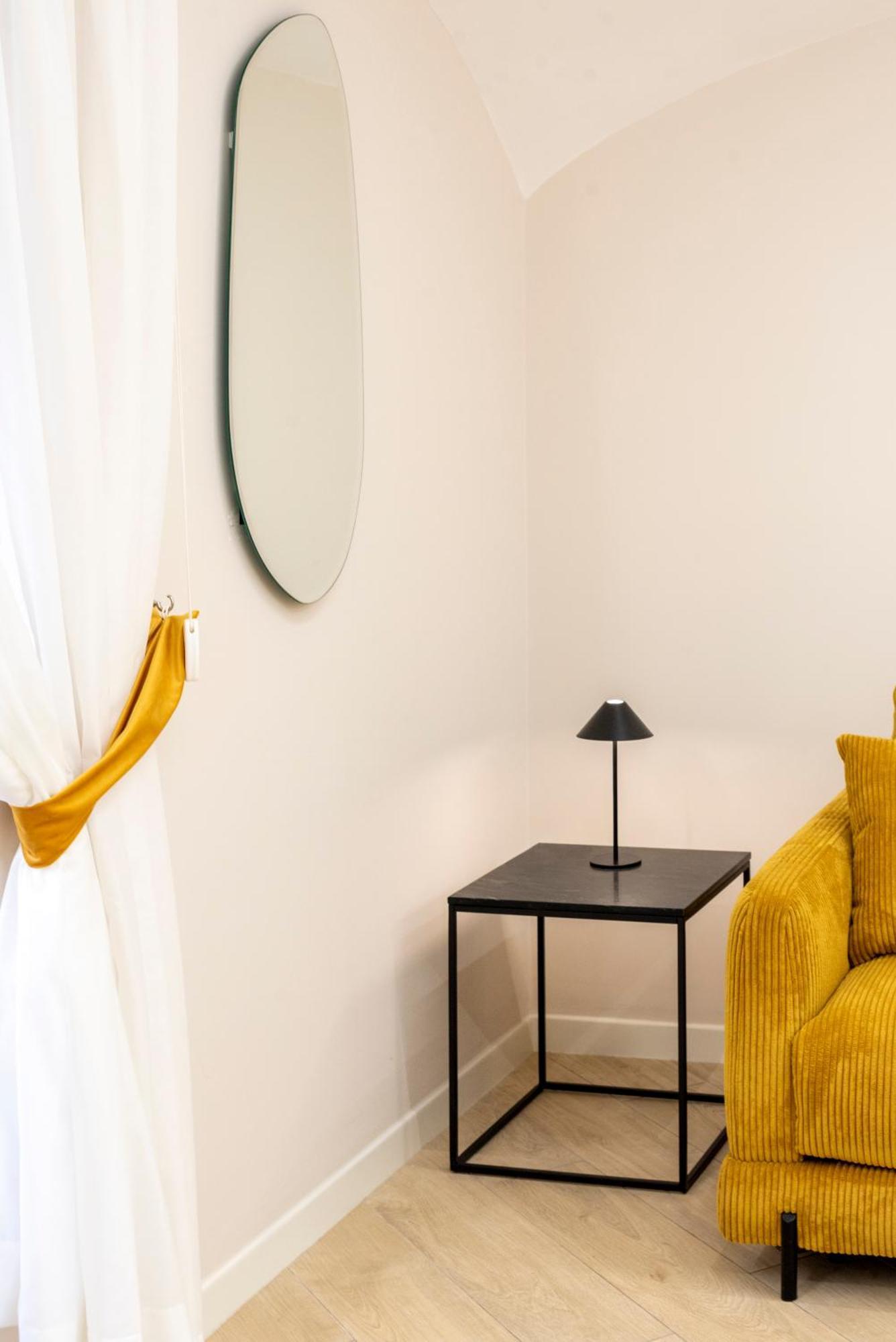 Apartment Chiatamone Seafront Naples