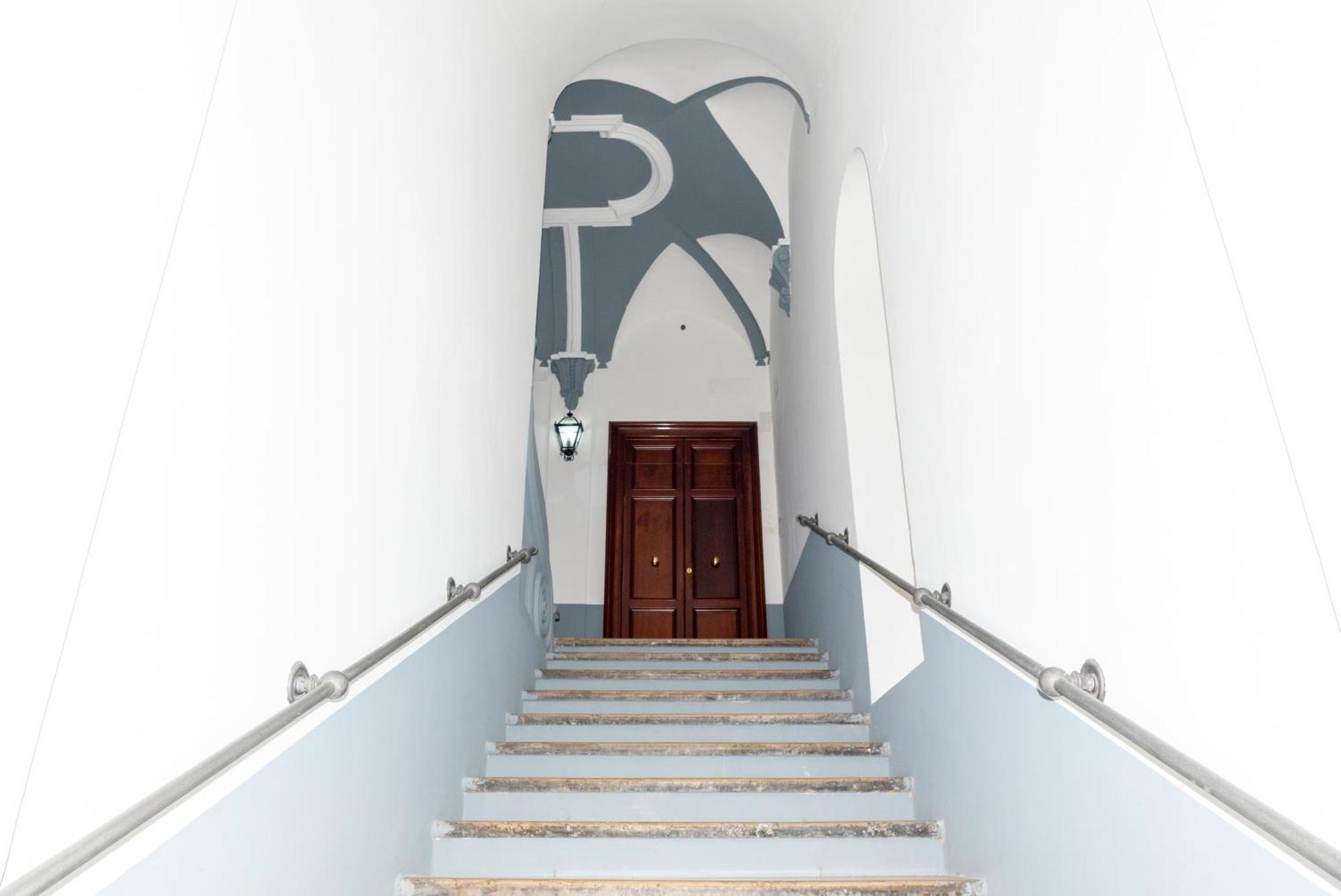 Chiatamone Seafront Apartment Naples